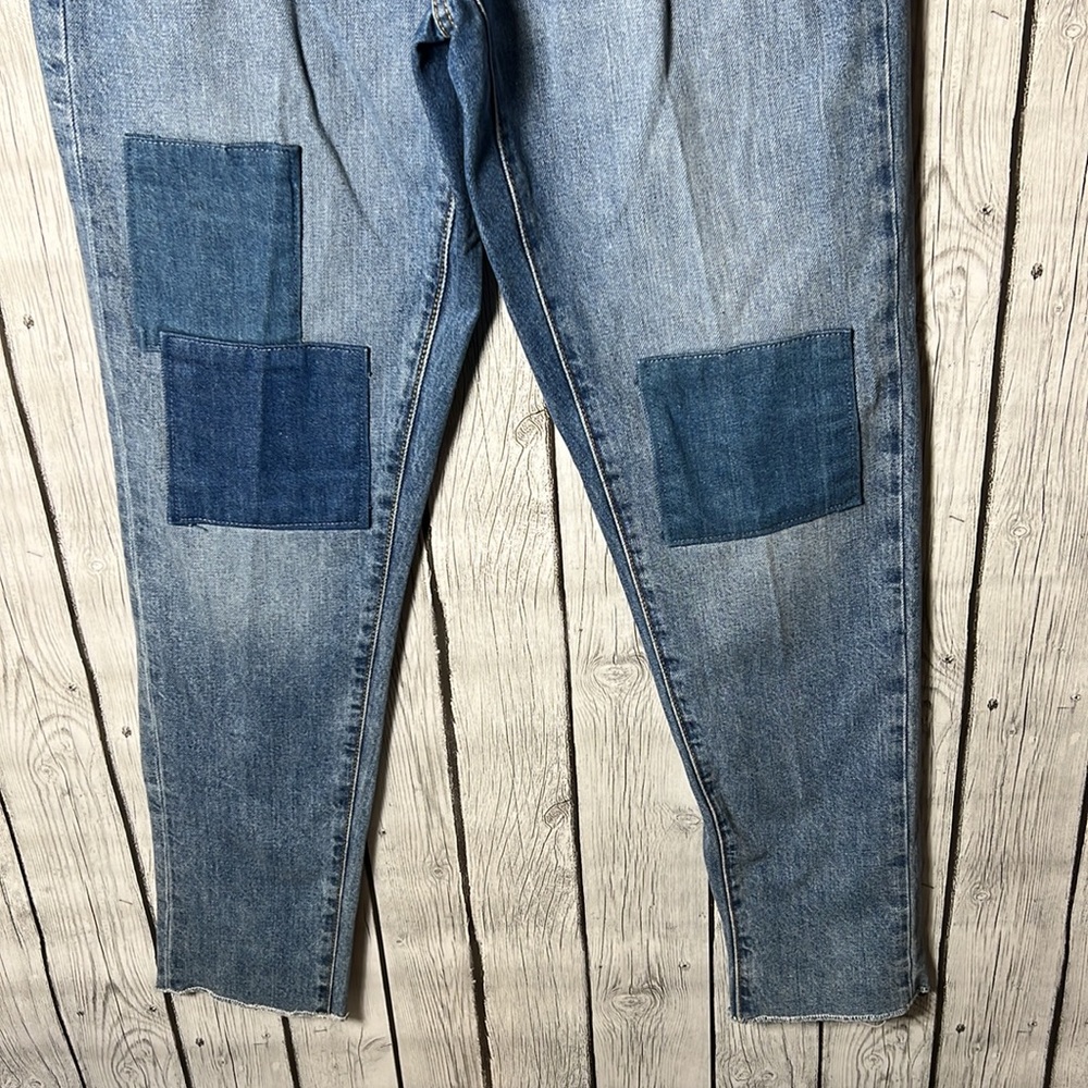 Universal Thread Boyfriend Patchwork Jeans Size 24 - image 4